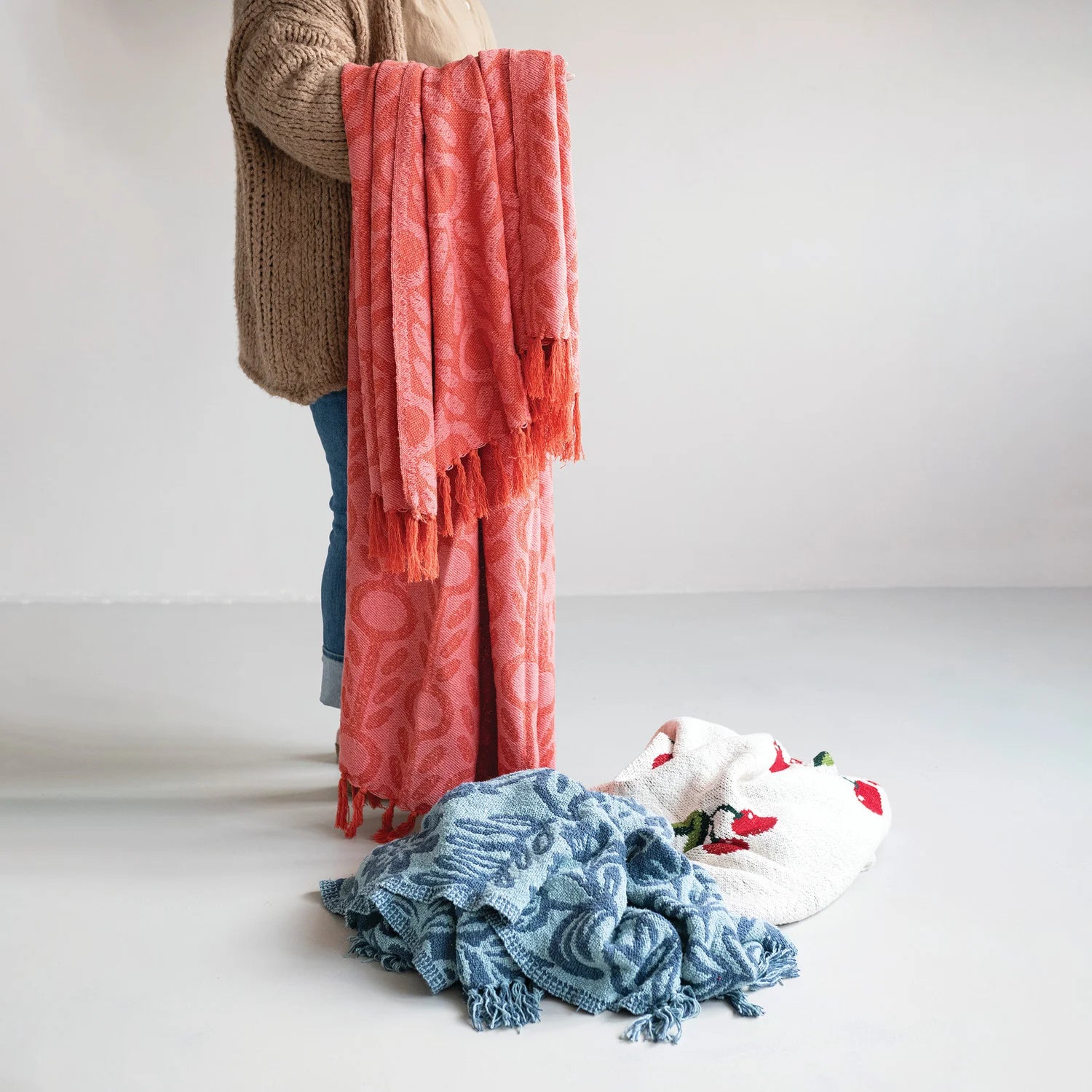 Woven Recycled Cotton Blend Jacquard Throw with Floral Pattern & Fringe