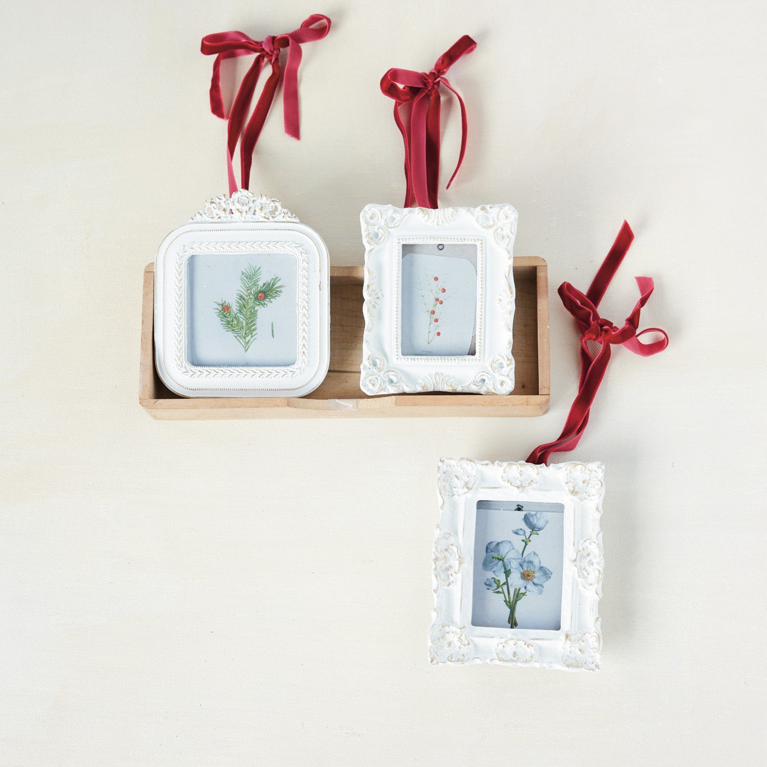Resin Photo Frame Ornament with Velvet Ribbon