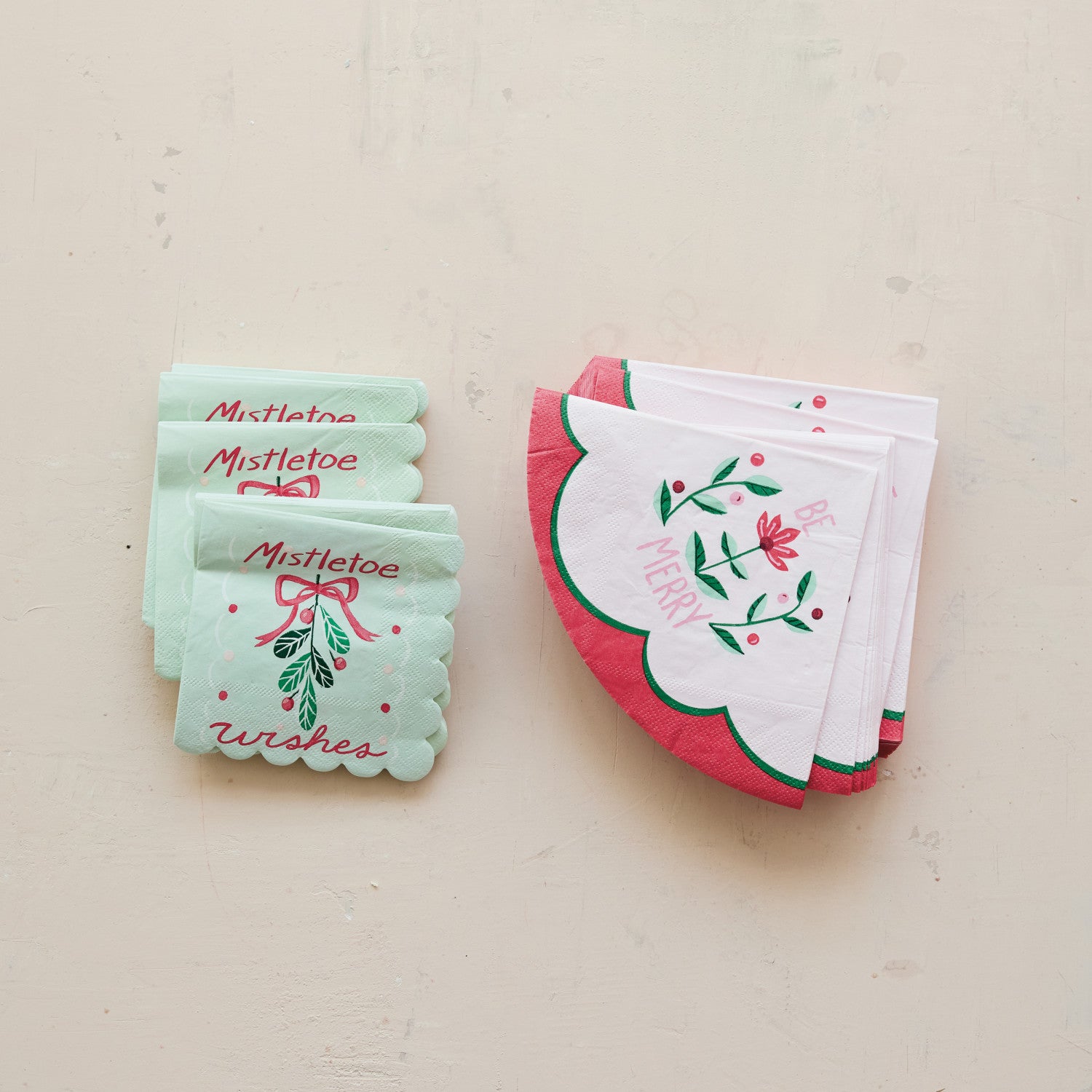 Paper Scalloped Napkins "Mistletoe Wishes"