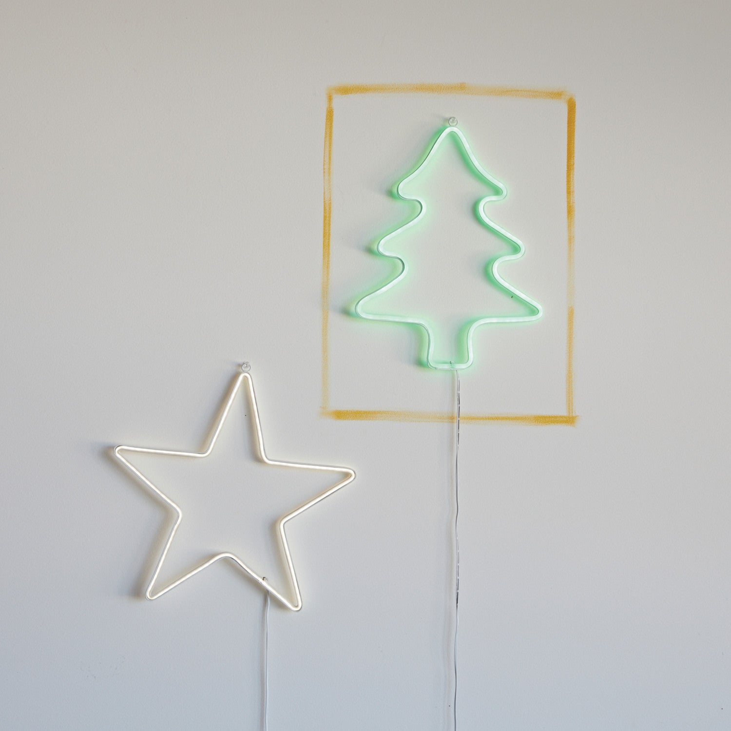 Wire Tree Wall Décor w/ LED Light, White