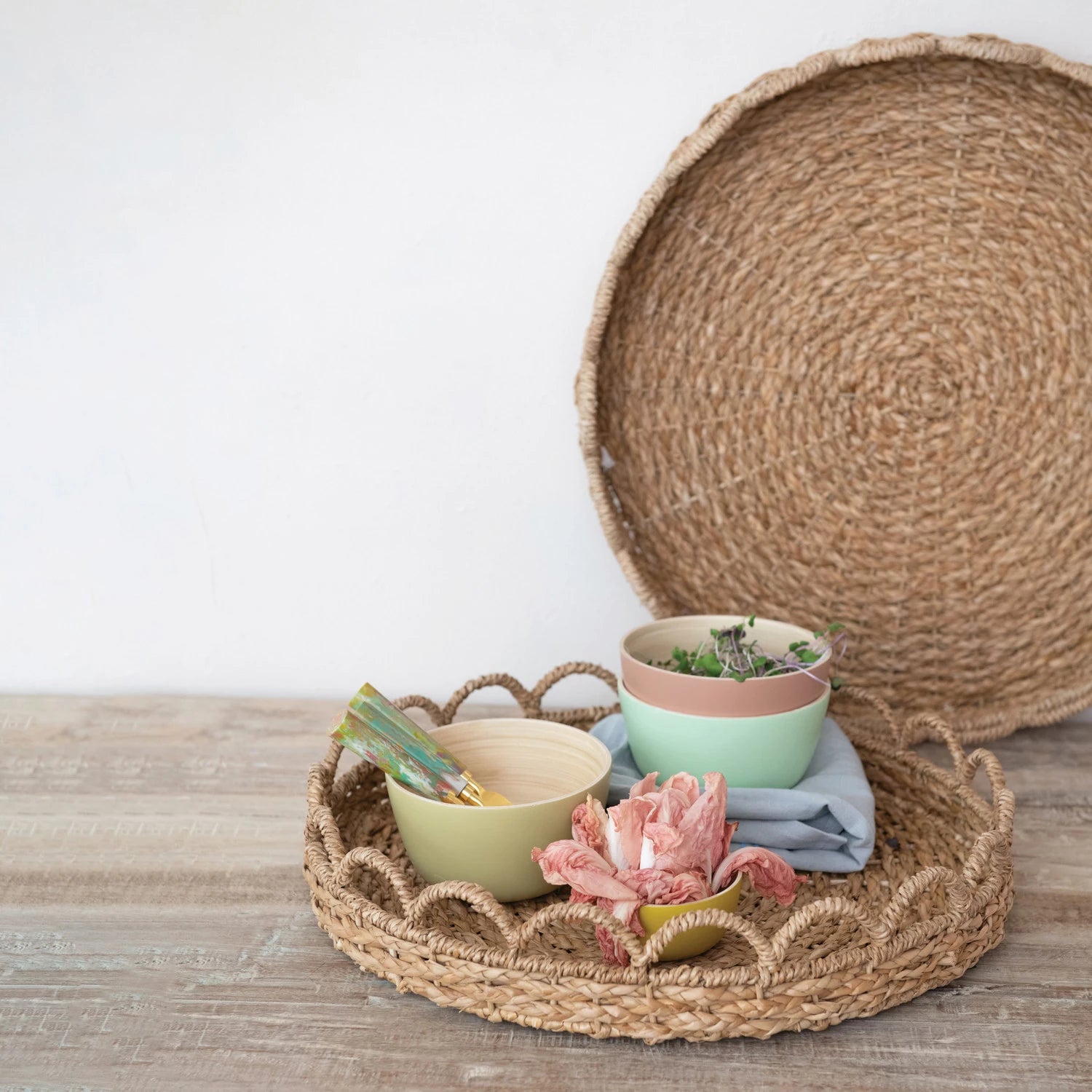 Decorative Woven Seagrass Scalloped Trays
